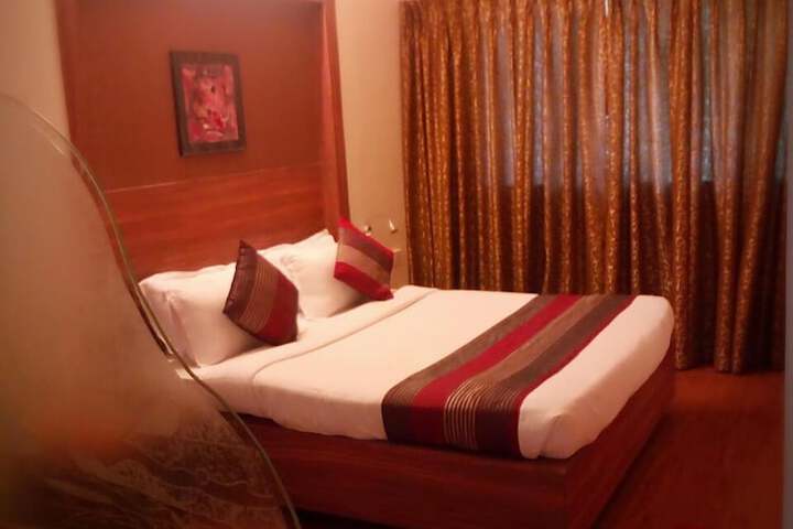 Room 9 of 36