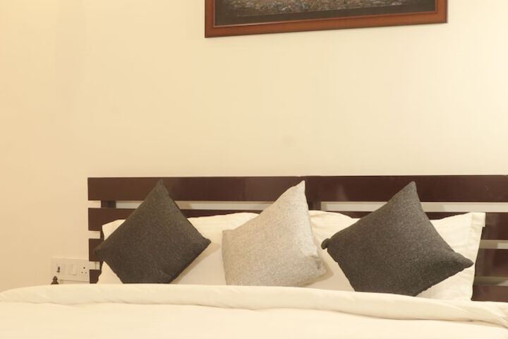 Room 5 of 23