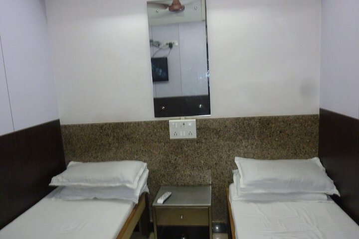 Room 8 of 15