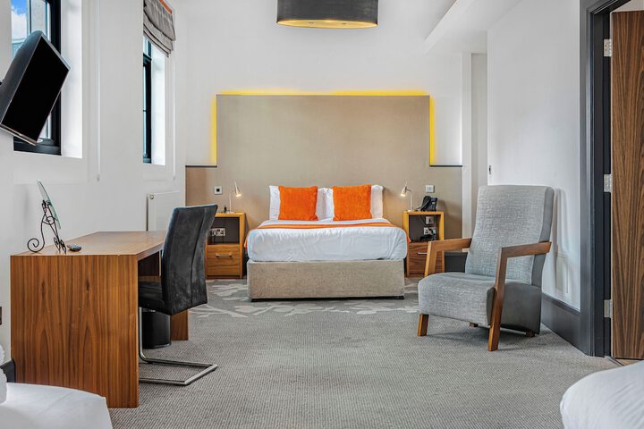 Room 35 of 106
