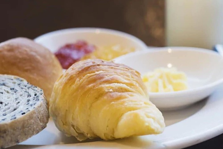 Breakfast/Coffee Service 100 of 101