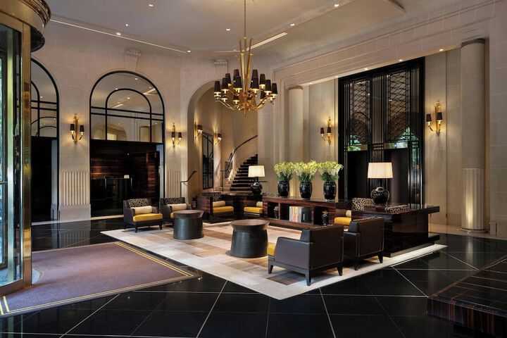 Entrance & Lobby