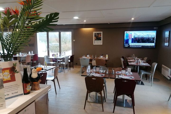 Dining Photos