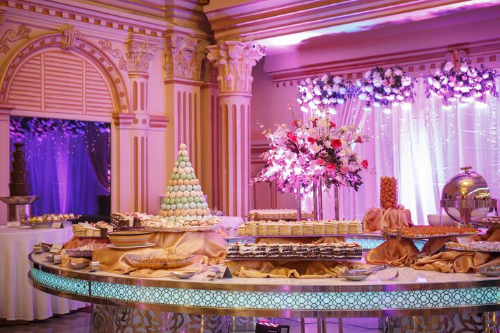Ballroom/Hall 92 of 110