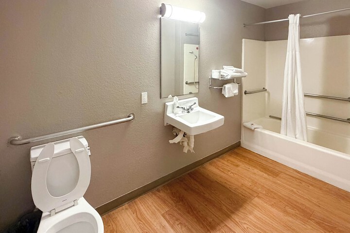 Clean Restrooms