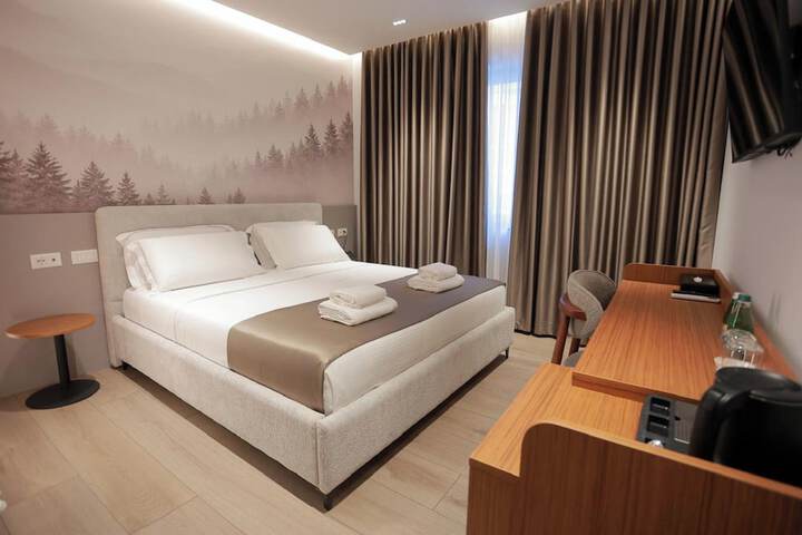 Room 19 of 198