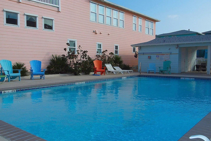 Pool 14 of 30
