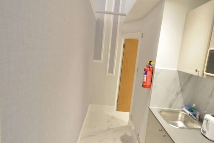 Room 166 of 371