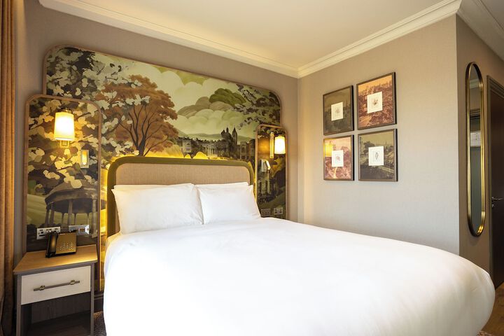 Room 18 of 42