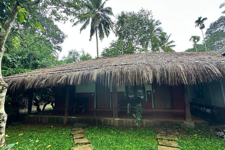 Hotel Exterior 25 of 27