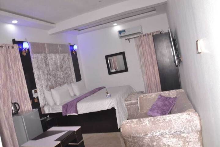Room 8 of 20