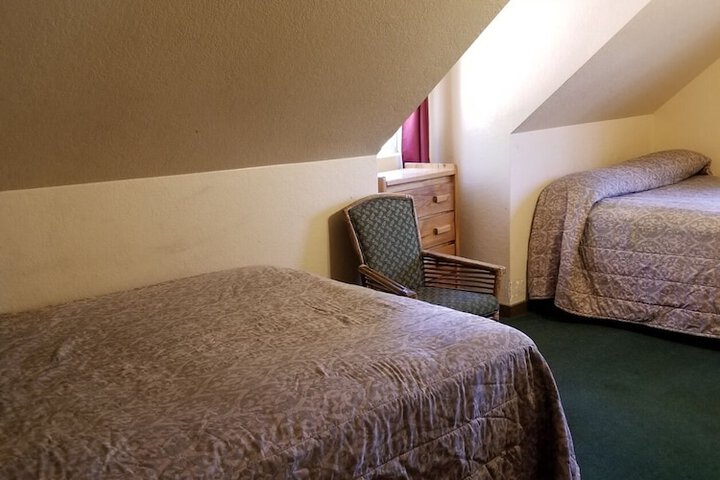 Room 28 of 149
