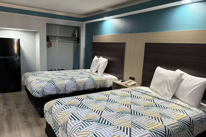 Room 16 of 34