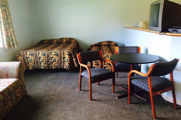Room 9 of 26
