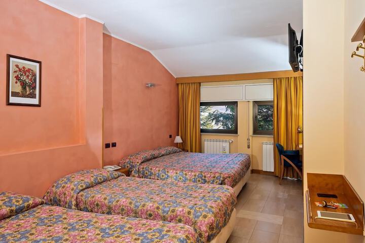Room 18 of 65