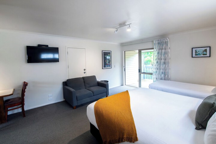 Room 19 of 107