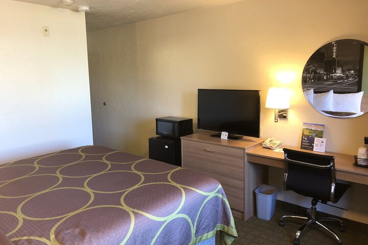 Room 11 of 42