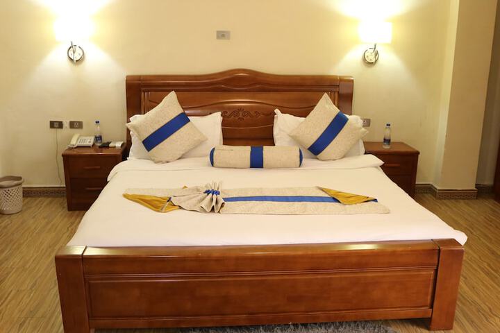Room 5 of 23