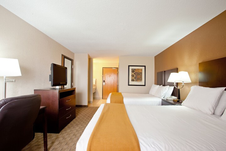 Room 2 of 39