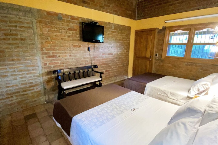 Room 9 of 43