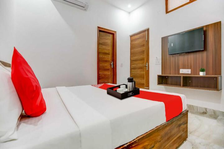 Hotel O Triple S