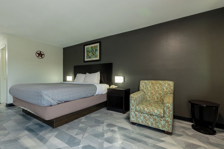 Room 12 of 21