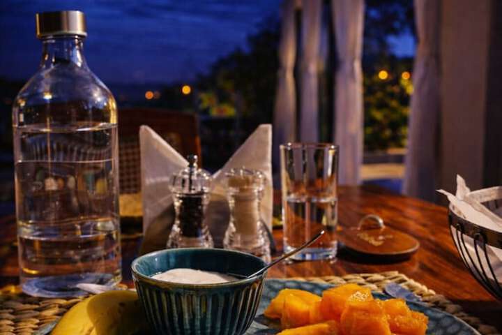 Dining 27 of 40