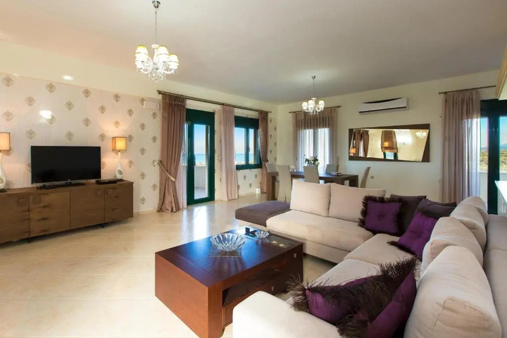 Room 3 of 18