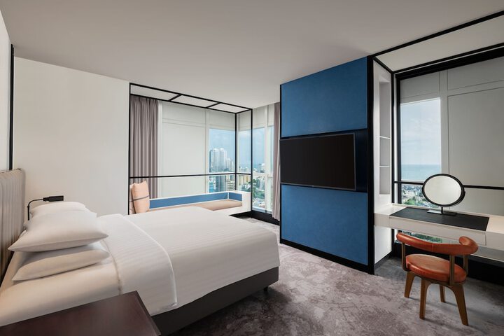 Room 30 of 95