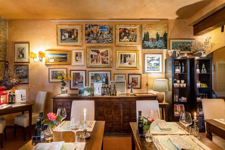 Dining 86 of 109