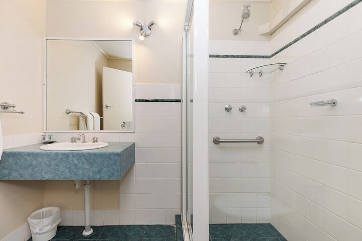Room 42 of 49