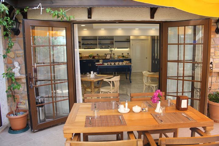 Breakfast area
