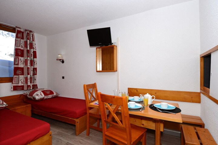 Room 4 of 34