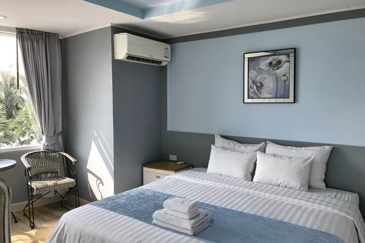 Room 13 of 110