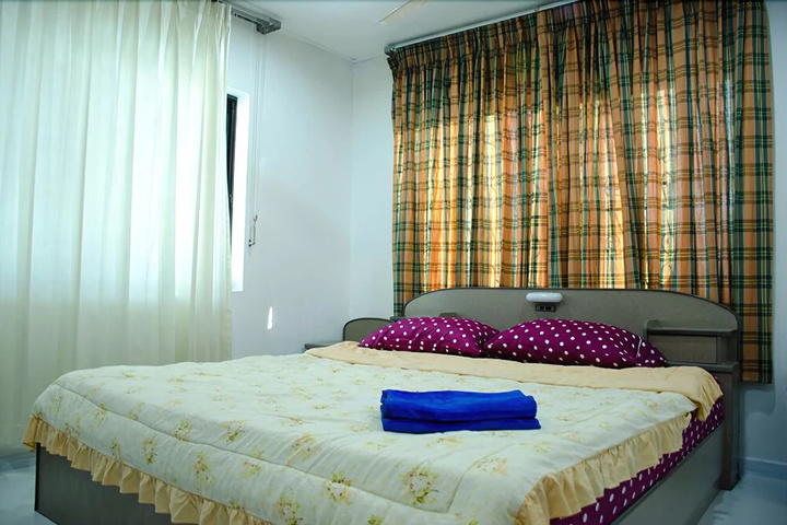 Room 6 of 17