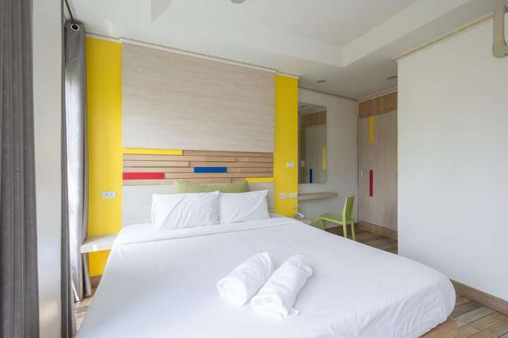 Room 32 of 60