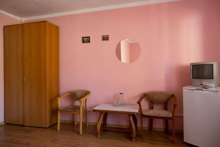 Room 16 of 33