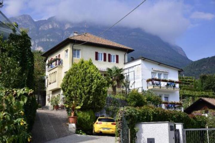 HAUS KARIN