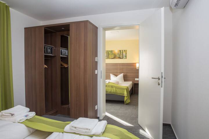 Room 33 of 85