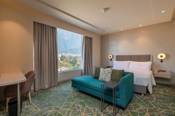 Room 10 of 95