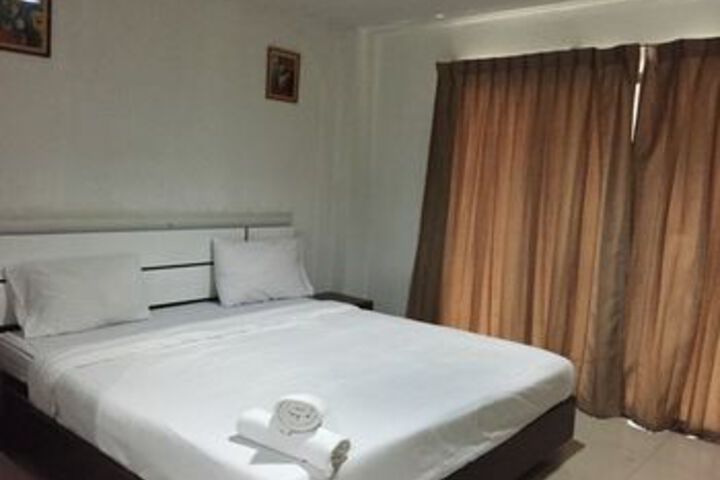 Room 14 of 30