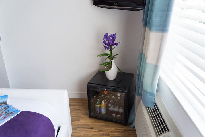 Double Accessible Queen Size Bed (16 of 16)