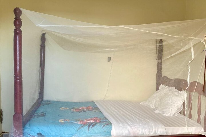 Room 4 of 30
