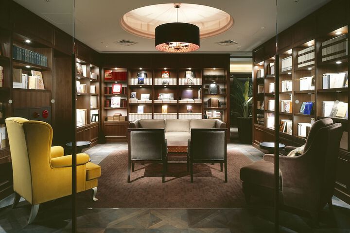 Lounge 96 of 116