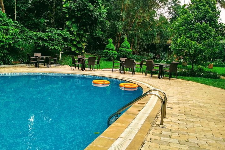 Hotel with Pool