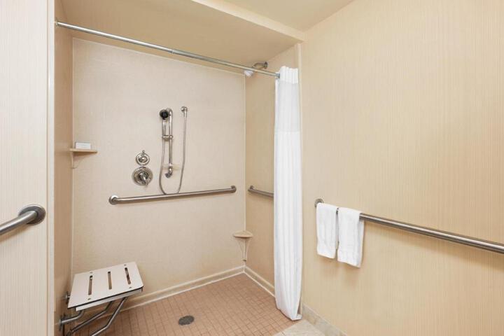 1 King Bed (2 of 8)