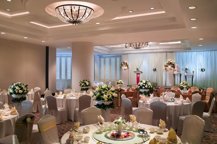 Ballroom/Hall 32 of 38