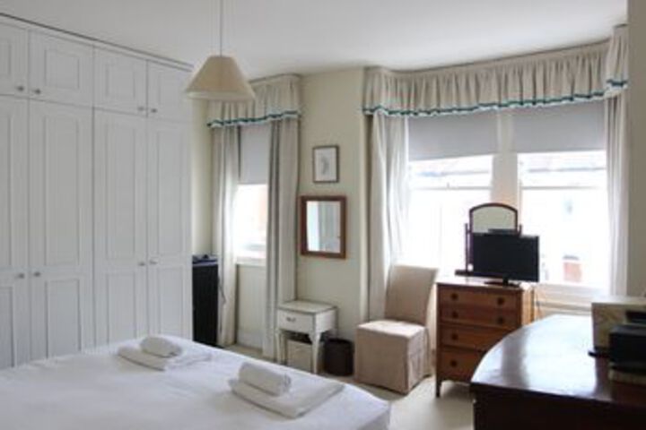 Room 16 of 39