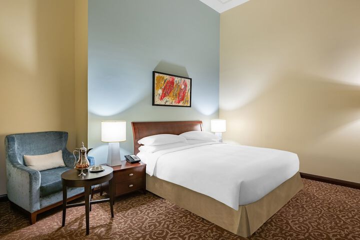 Room 12 of 77