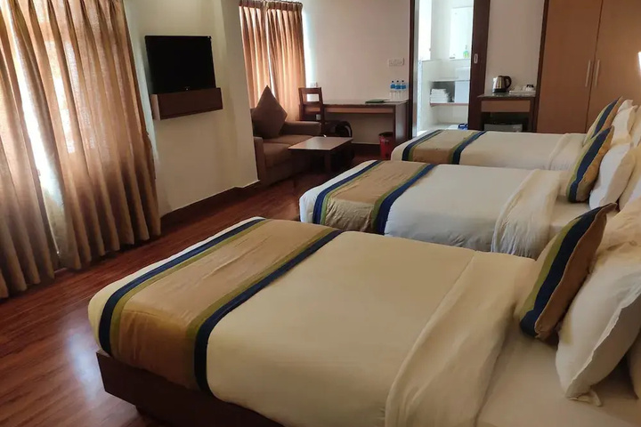 Room 3 of 10